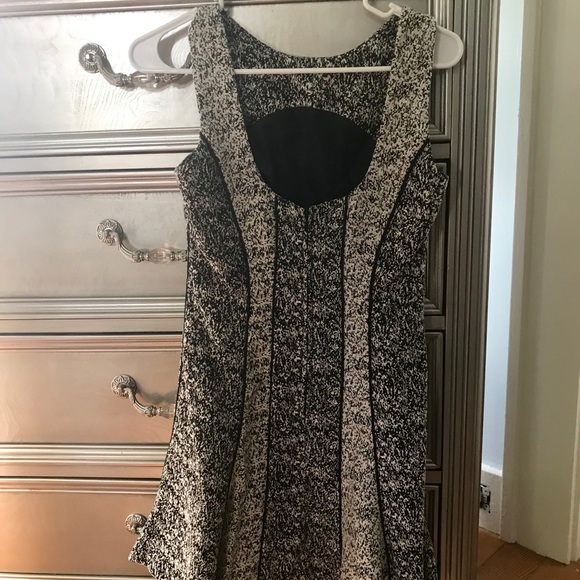 H&M classy work black and white mini dress - Picture 3 of 4